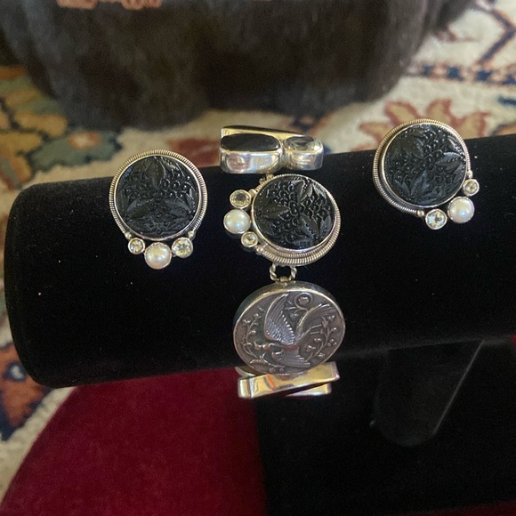 Mars and valentine bracelet and earrings set. - Picture 1 of 9